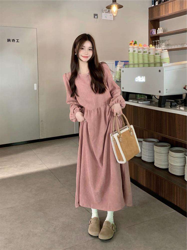 https://fulmo-img-server.com/pinkyfashion/b699445b791d4aa799f547c5910153fa.jepg