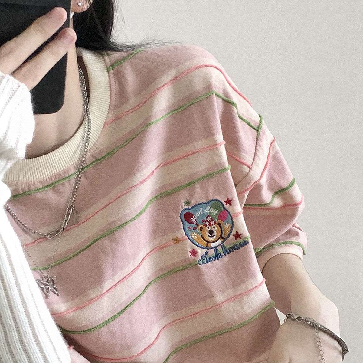 ピンクファッション　くまちゃん刺繍入りマルチボーダーTシャツ