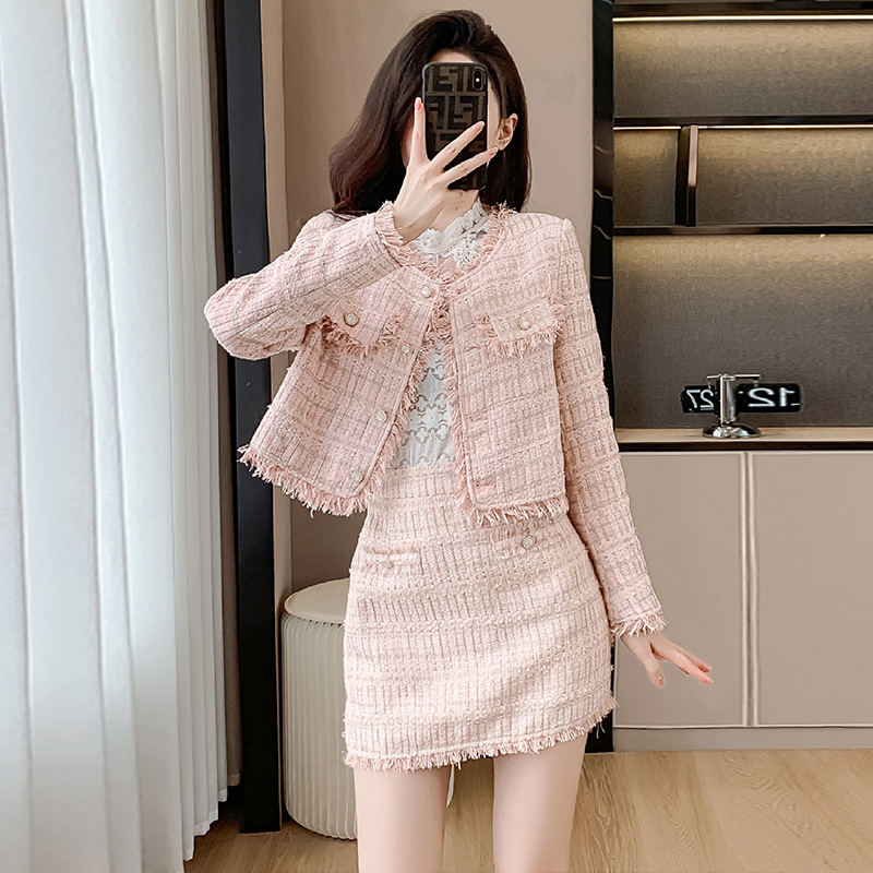 https://fulmo-img-server.com/pinkyfashion/d5b7d2b6-3fe7-4f54-96e7-54bef92cf4af.jpg
