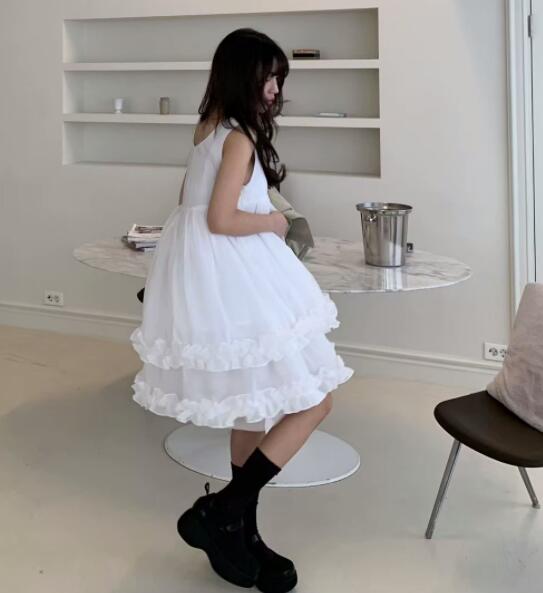 https://fulmo-img-server.com/pinkyfashion/da5f09cb-77e6-4394-af69-5b702c7a797e.jpg