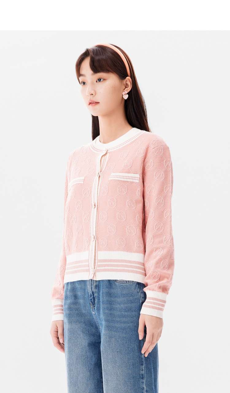 https://fulmo-img-server.com/pinkyfashion/e32e8ca9a38b4e24a32ca7cdb44afb4e.jpg