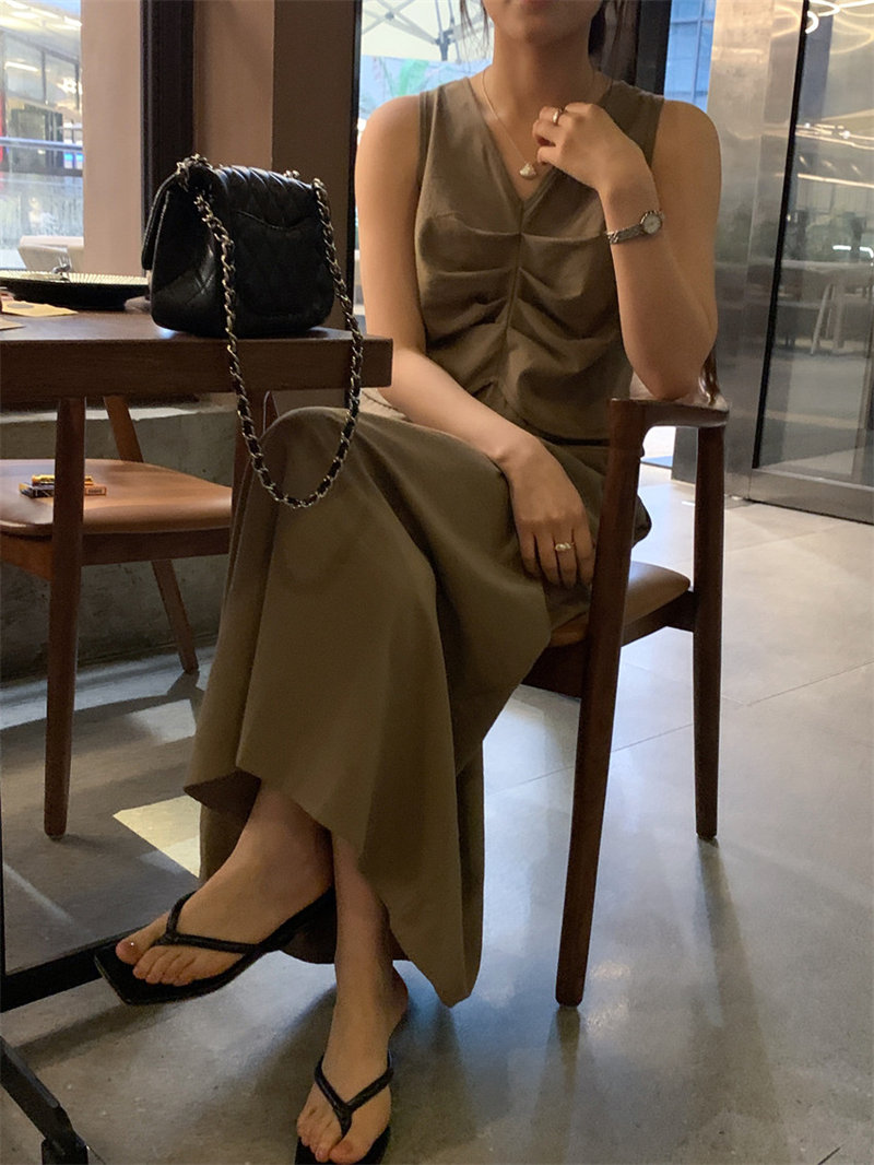 https://fulmo-img-server.com/pinkyfashion/e9c59a82-35d3-4e0b-bdb5-220f667cadea.jpg