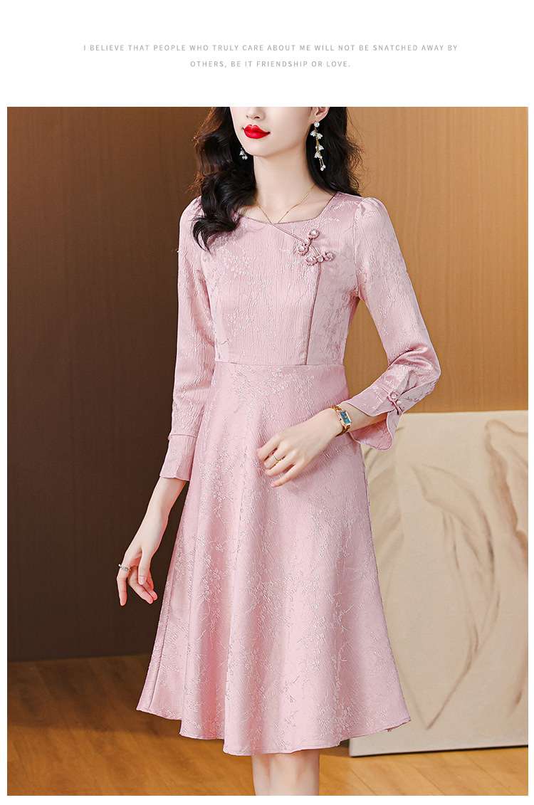 https://fulmo-img-server.com/pinkyfashion/f240a731f64845cb86c4c4adfbb5b1ed.jepg