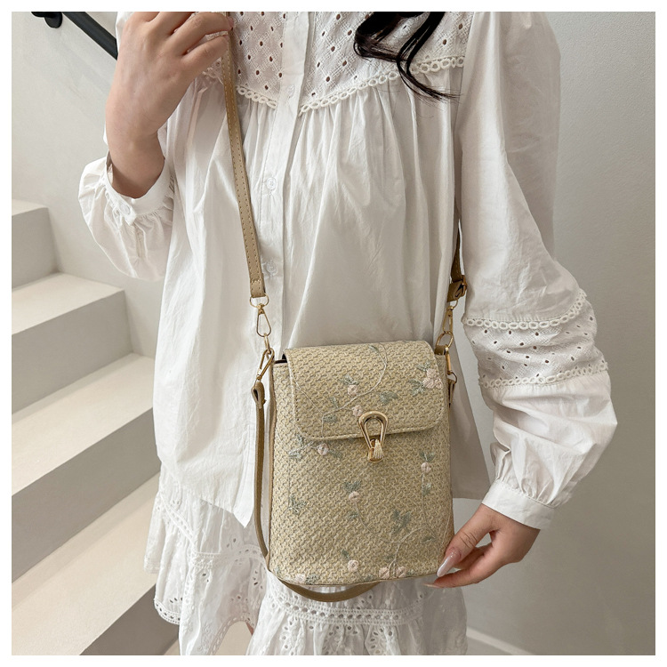 きれいめレース刺繍ミニポシェット かご風編み込み