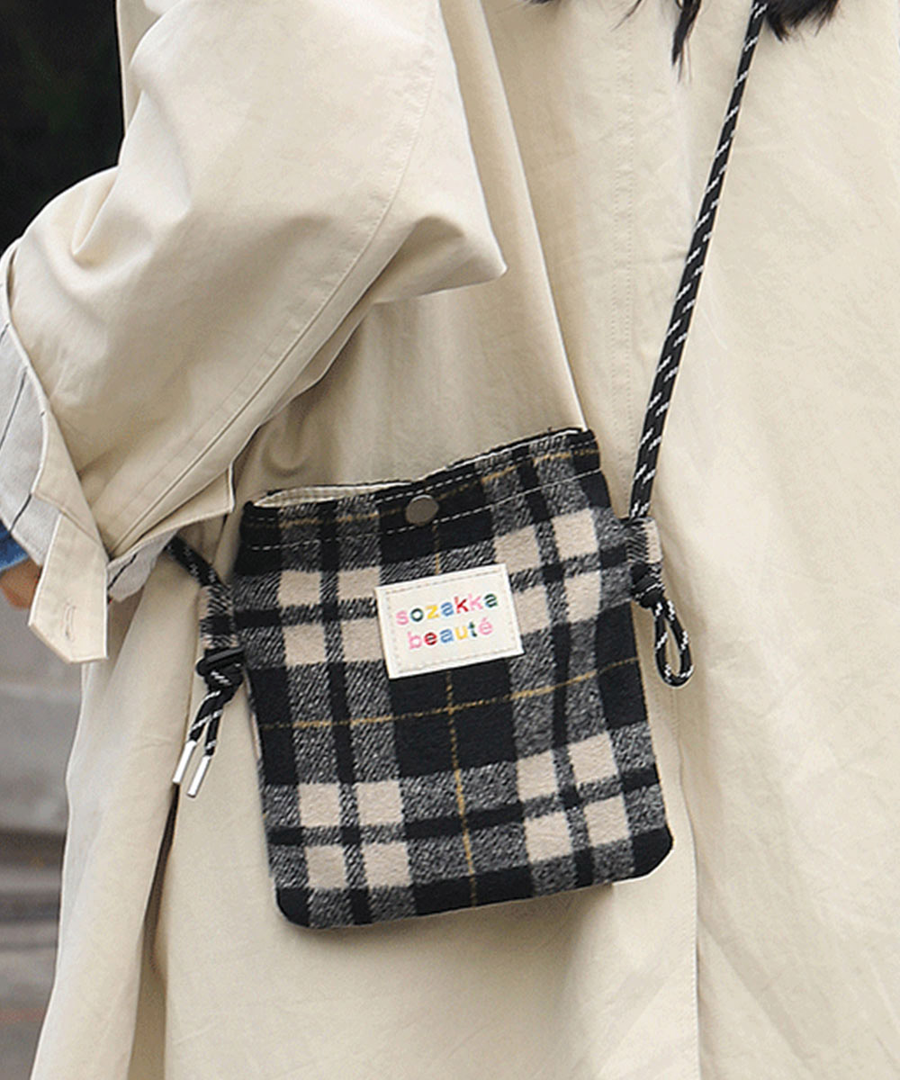 きれいめ羊毛調チェック柄小さめポシェット
