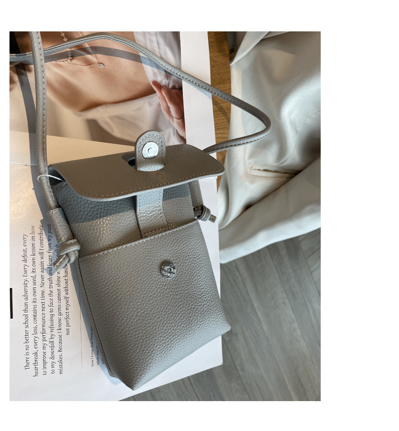 ポシェット　高級感溢れるスマホポシェット