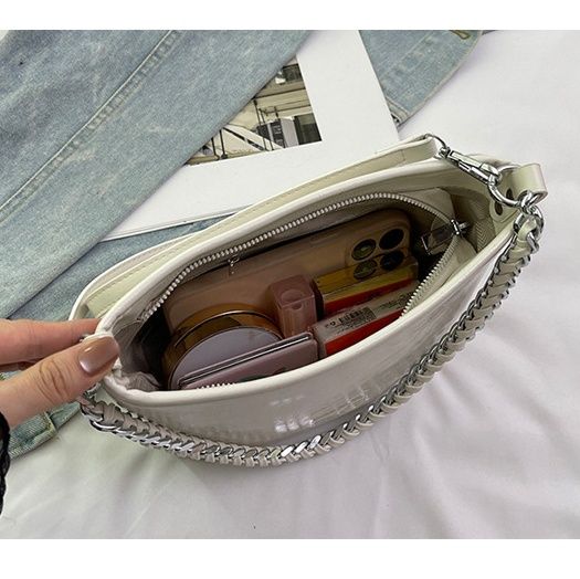 ポシェット チェーン付きレザー調斜めがけポシェット