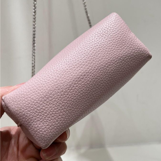 ポシェット 上品な型押しレザーチェーンストラップポシェット