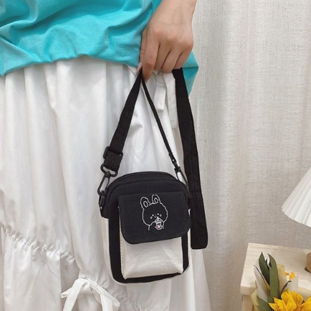 ポシェット 可愛いくま刺繍入りコンパクトポシェット