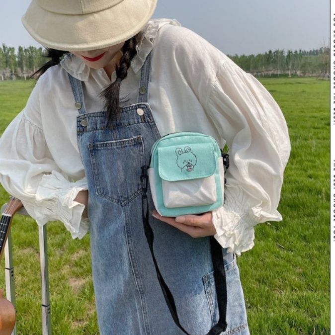 ポシェット 可愛いくま刺繍入りコンパクトポシェット