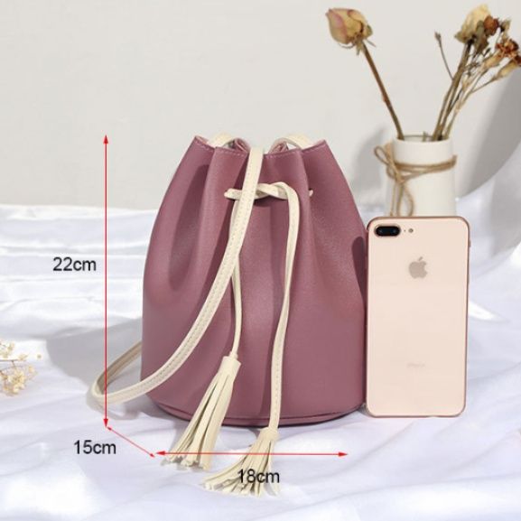 ポシェット 房飾り付き巾着型ミニバッグ