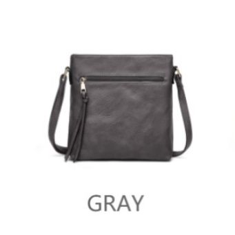 ポシェット 上質素材のスクエア型ショルダーポシェット