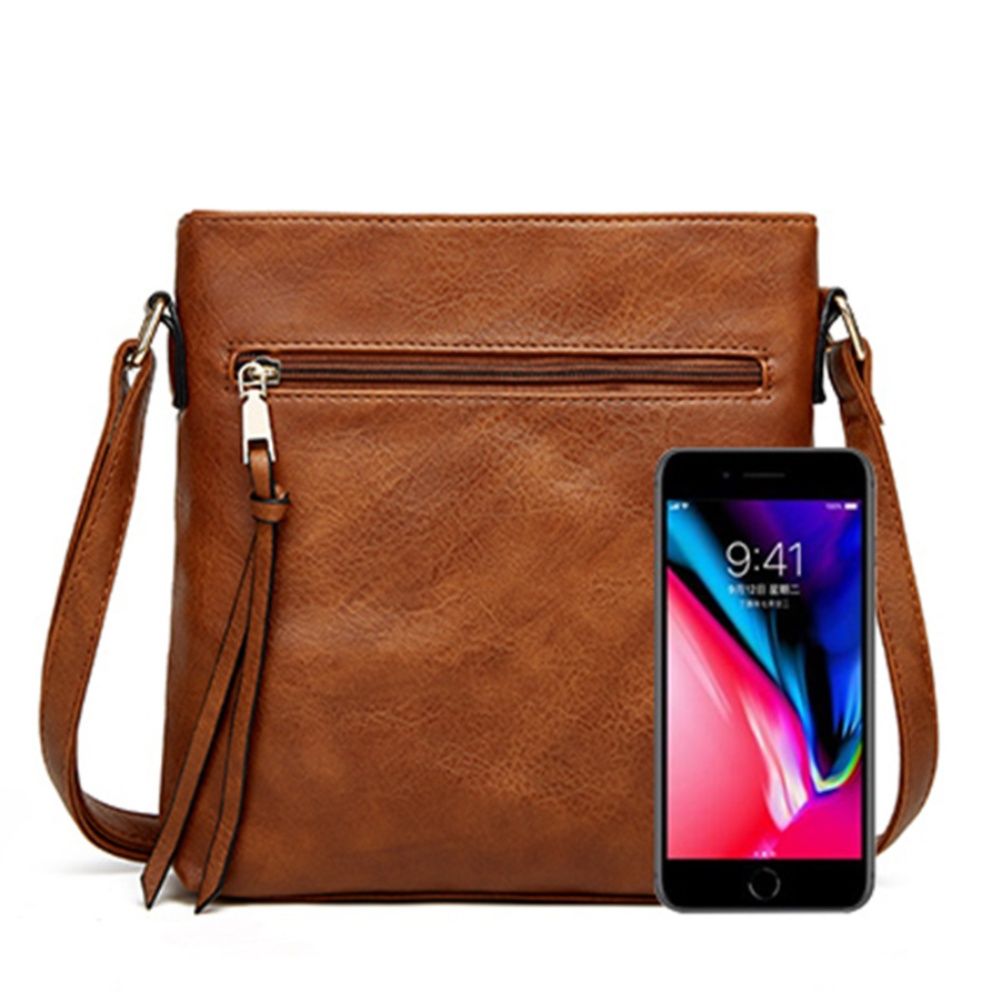 ポシェット 上質素材のスクエア型ショルダーポシェット