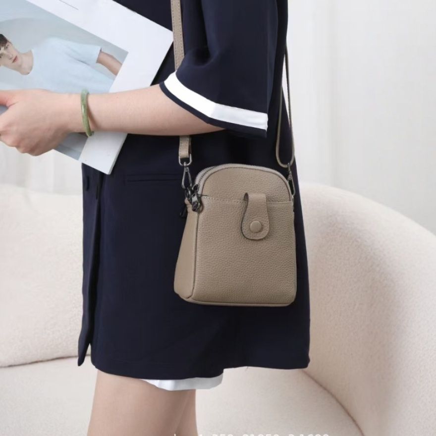 ポシェット 上質合成皮革小型縦型ショルダーポシェット