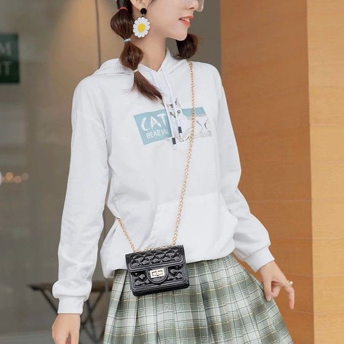 ポシェット　キルティング柄 パール付きミニポシェット