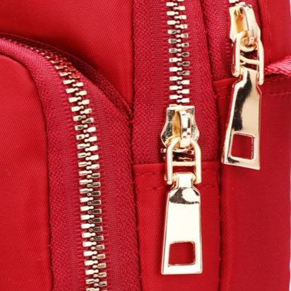 ポシェットレディース 軽量ナイロン素材の縦型ダブルファスナーポシェット