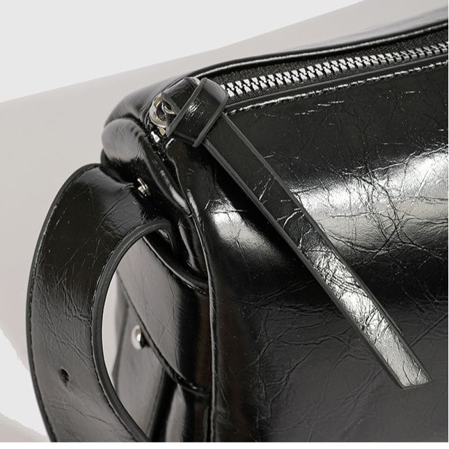 ポシェットレディース飾り金具付き合皮斜め掛け