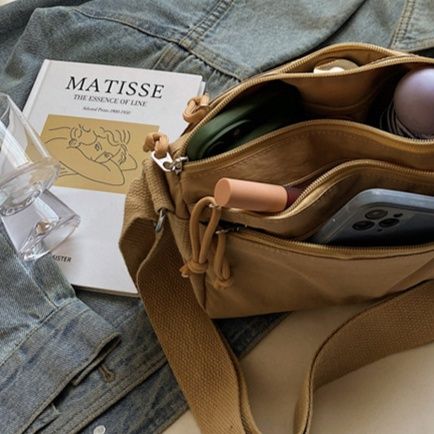 ポシェット レディース軽量ナイロン素材のシンプルショルダー