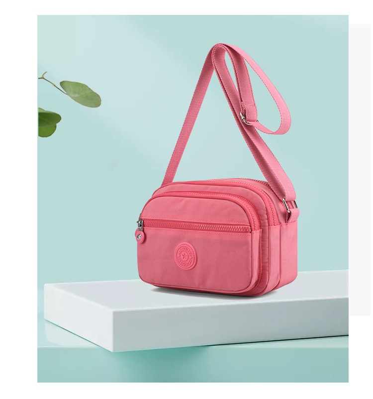 ポシェット コンパクト斜め掛けファスナー付きポシェット