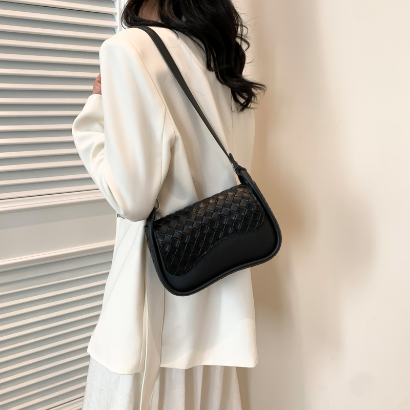 ポシェットレディース 編み込みデザイン丸みショルダー