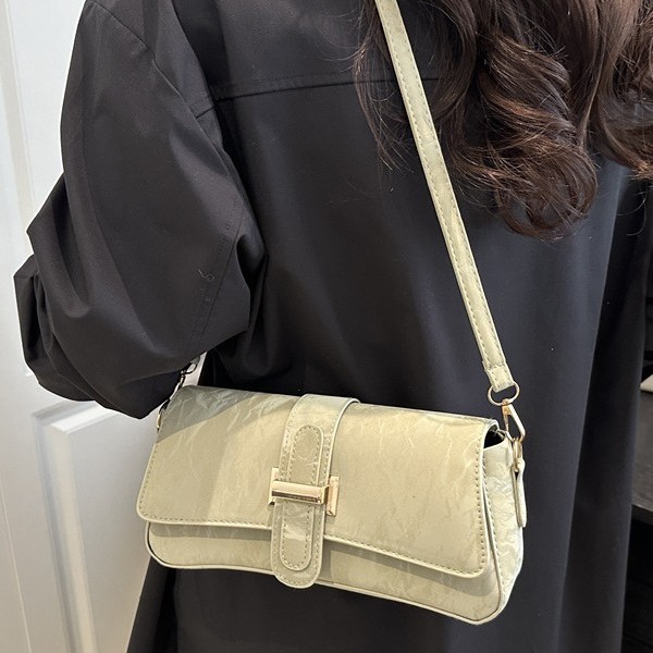 ポシェット ベルト金具付きフラップミニショルダーポシェット