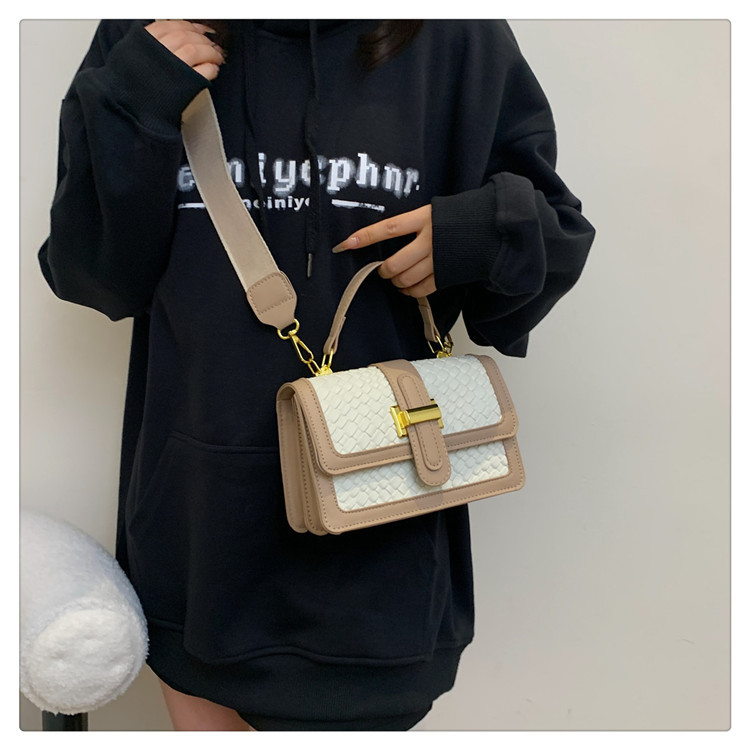 ポシェット 編み込みデザイン金具付きハンドルポシェット