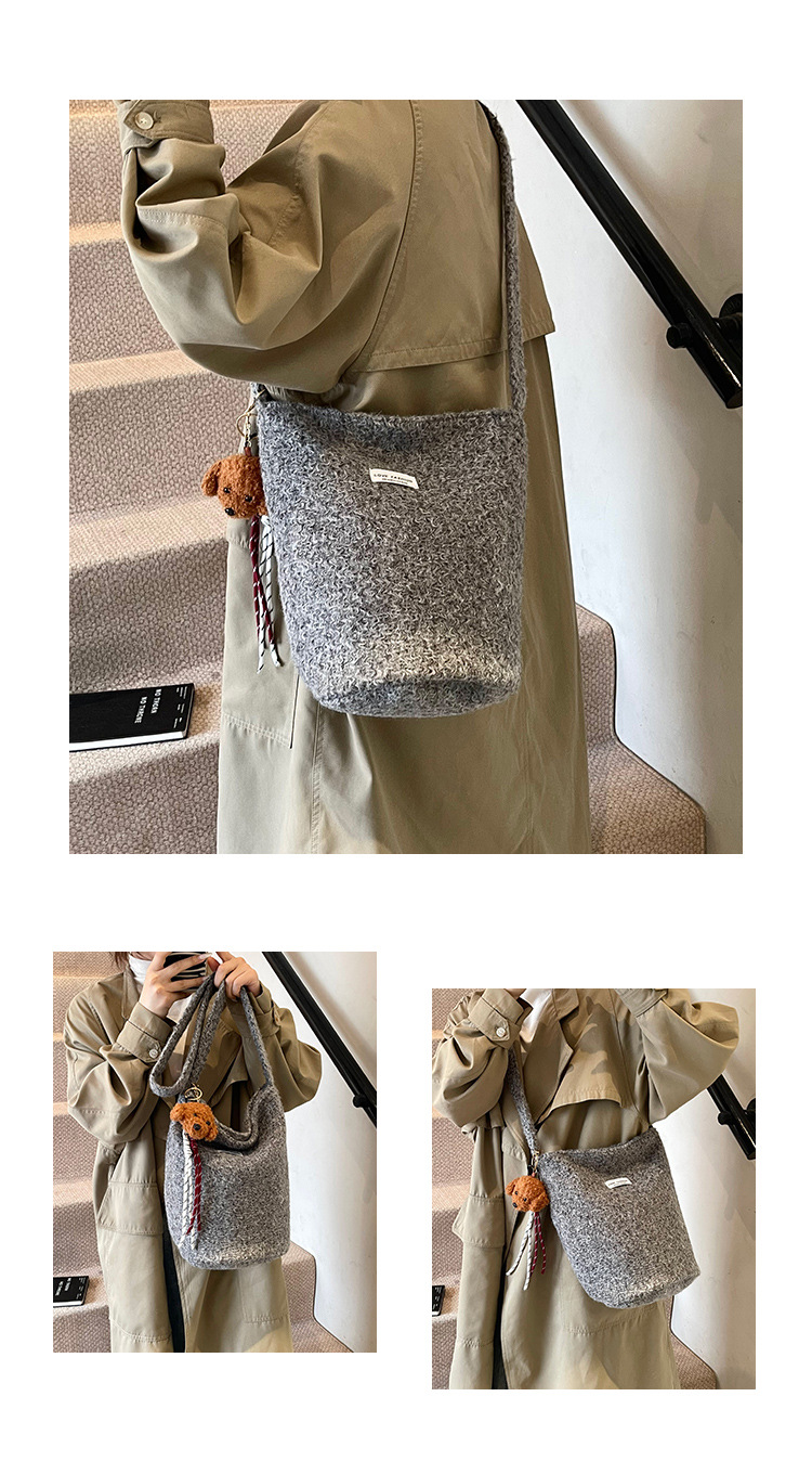 ポシェット ふわふわボア素材バケット型ポシェット