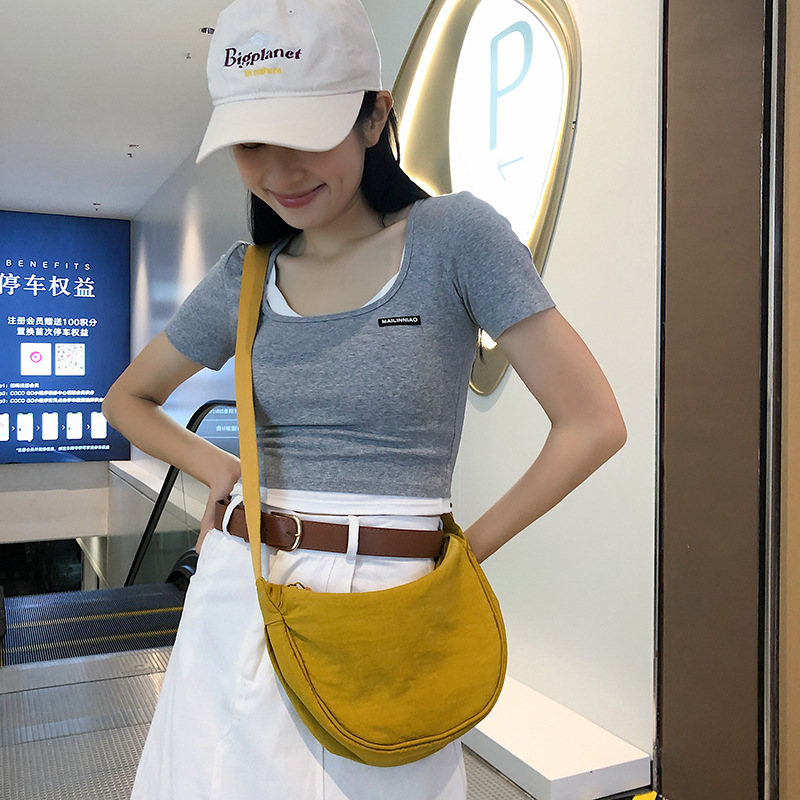 ポシェット 三日月型ショルダーポシェット調節可能斜め掛け鞄