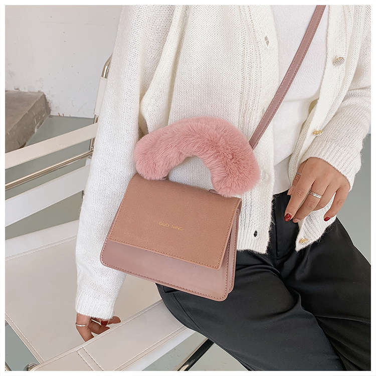 きれいめファー付きミニショルダーポシェット