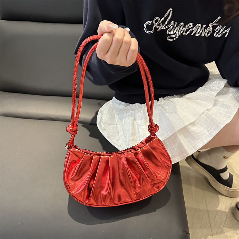 ポシェット　プリーツハーフムーンポシェット