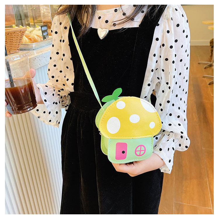 子ども用きのこ柄ポシェット 斜め掛け小物入れ