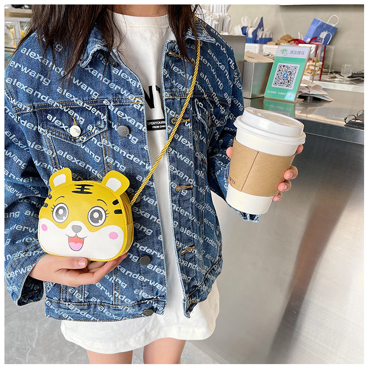 子ども用小さめ虎柄ポシェット斜め掛けかわいいミニバッグ