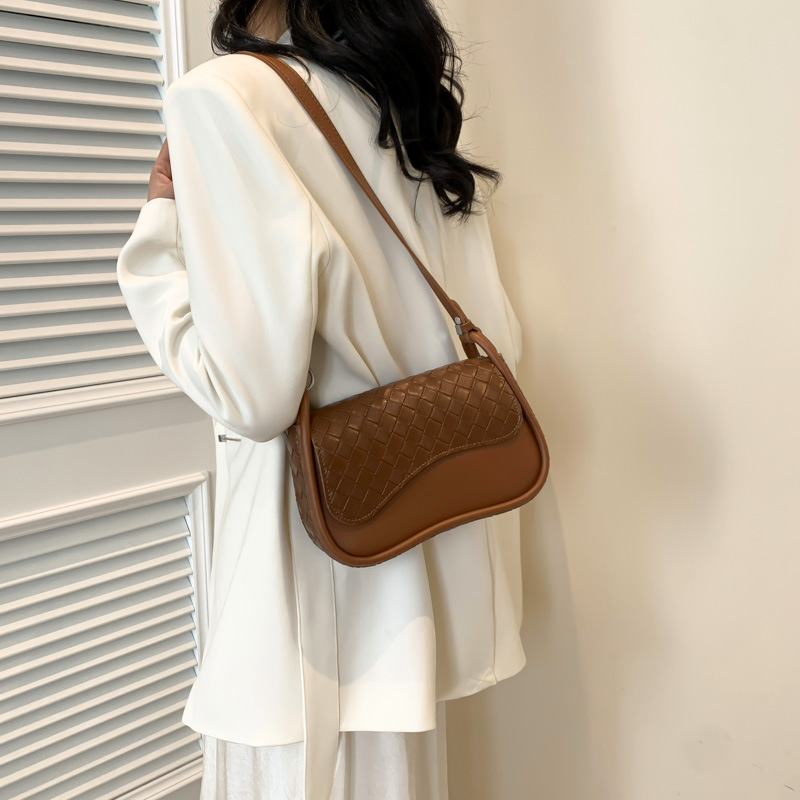 ポシェットレディース 編み込みデザイン丸みショルダー