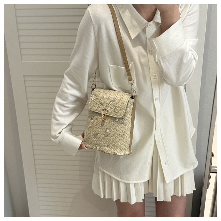 きれいめレース刺繍ミニポシェット かご風編み込み