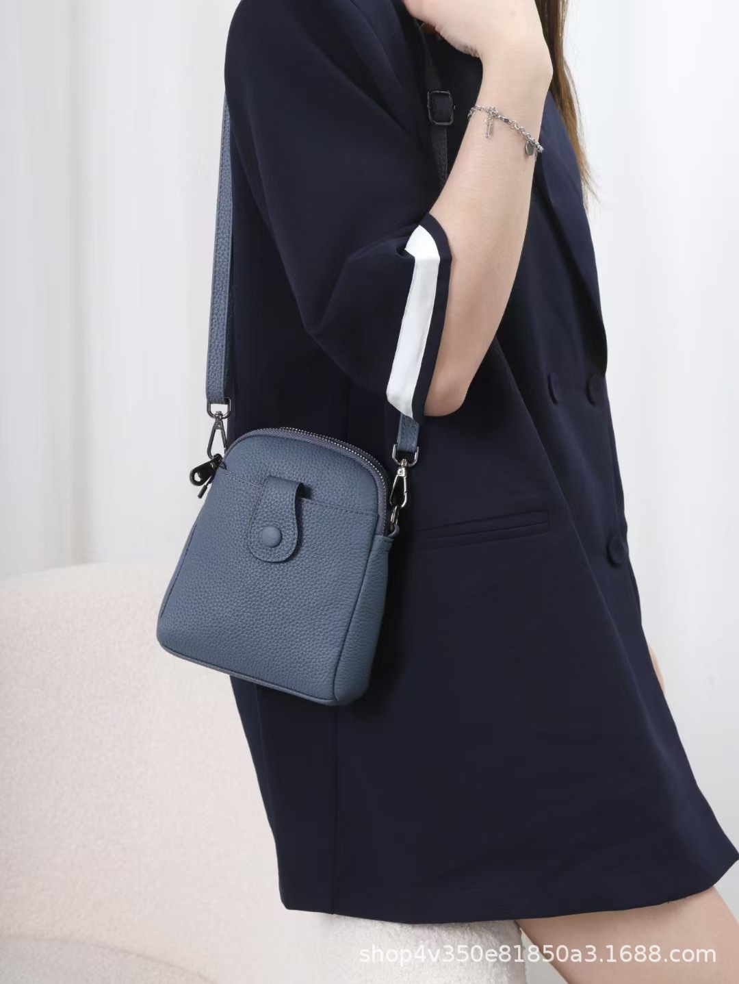 ポシェット 上質合成皮革小型縦型ショルダーポシェット