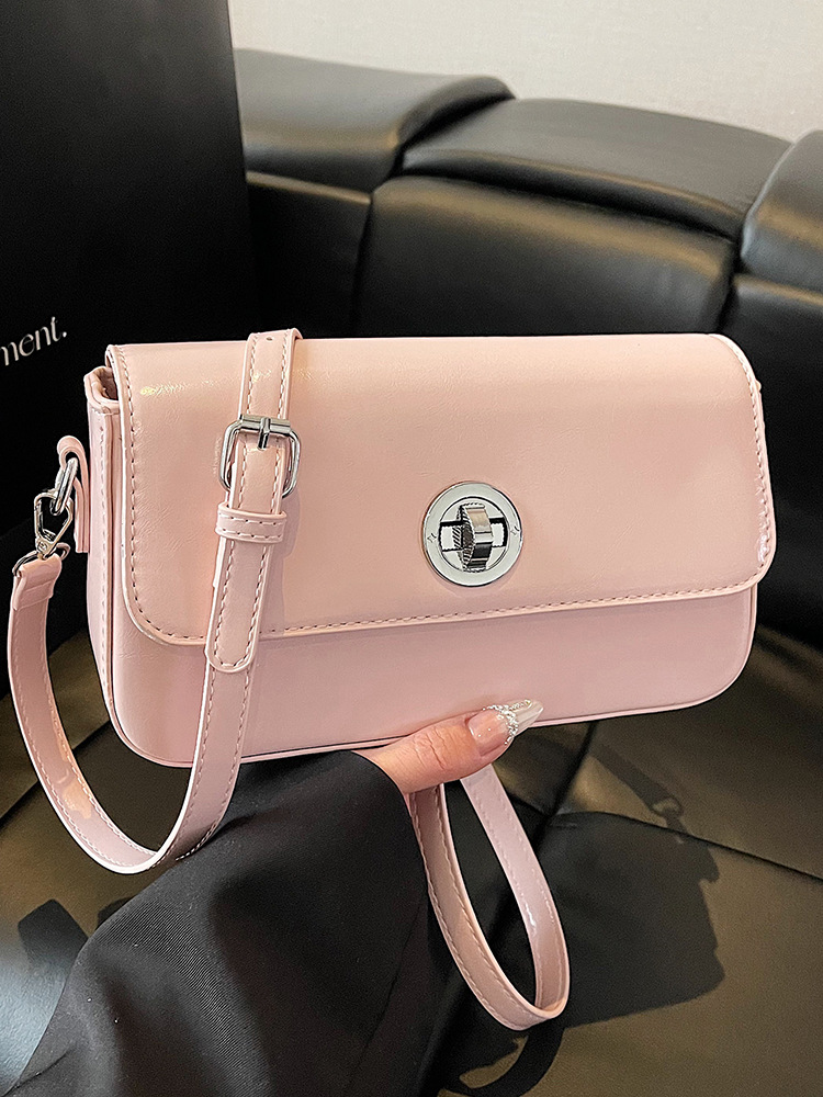 ポシェット 上品な円形金具付き大容量大きめショルダーポシェット