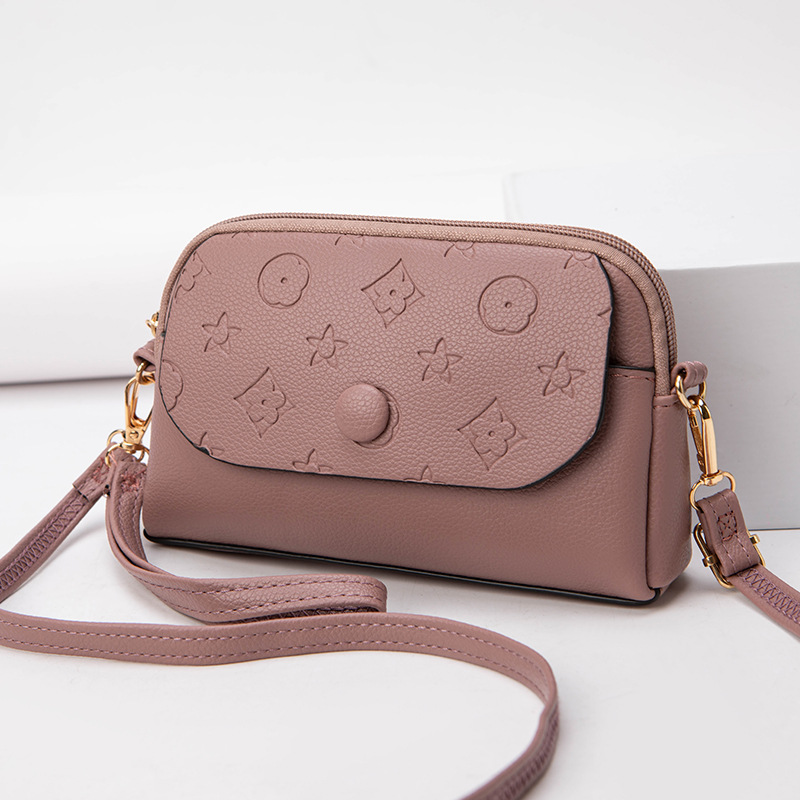 ポシェット 月と星の型押しデザイン大容量大きめショルダーポシェット