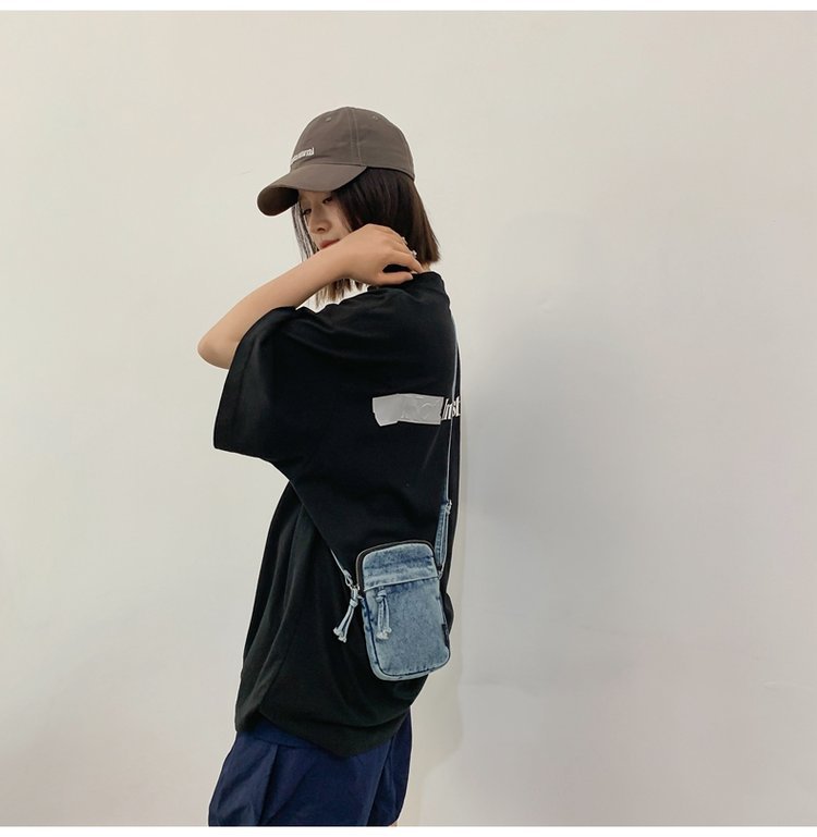 ポシェット デニム素材の縦型ミニショルダーポシェット