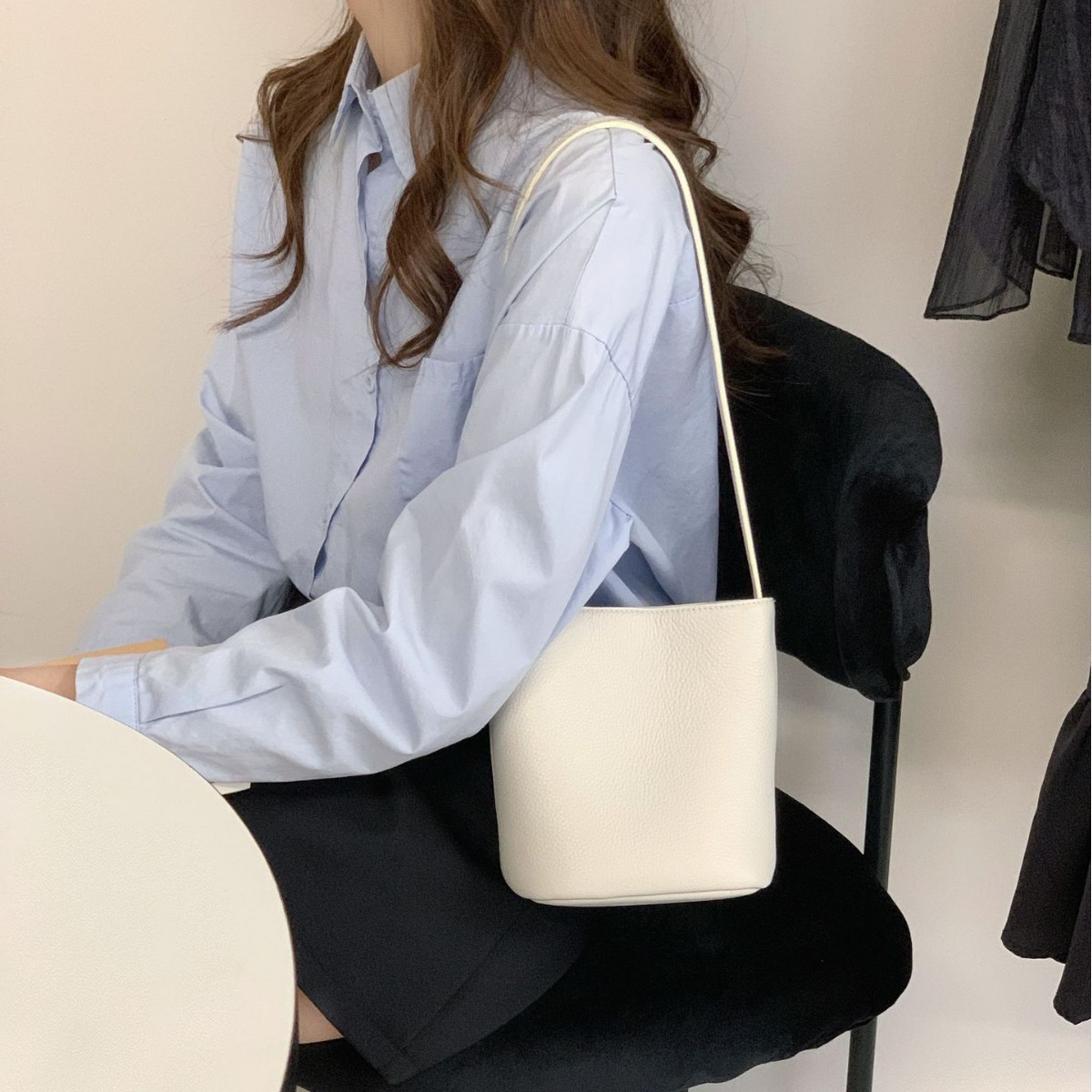 ポシェット　シンプル円筒型ポシェット