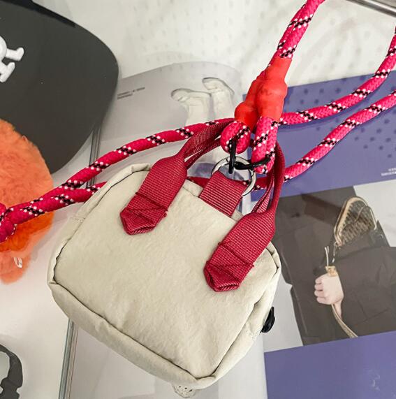 スマホ ポシェット 斜めがけ 男女兼用 小物収納バッグ