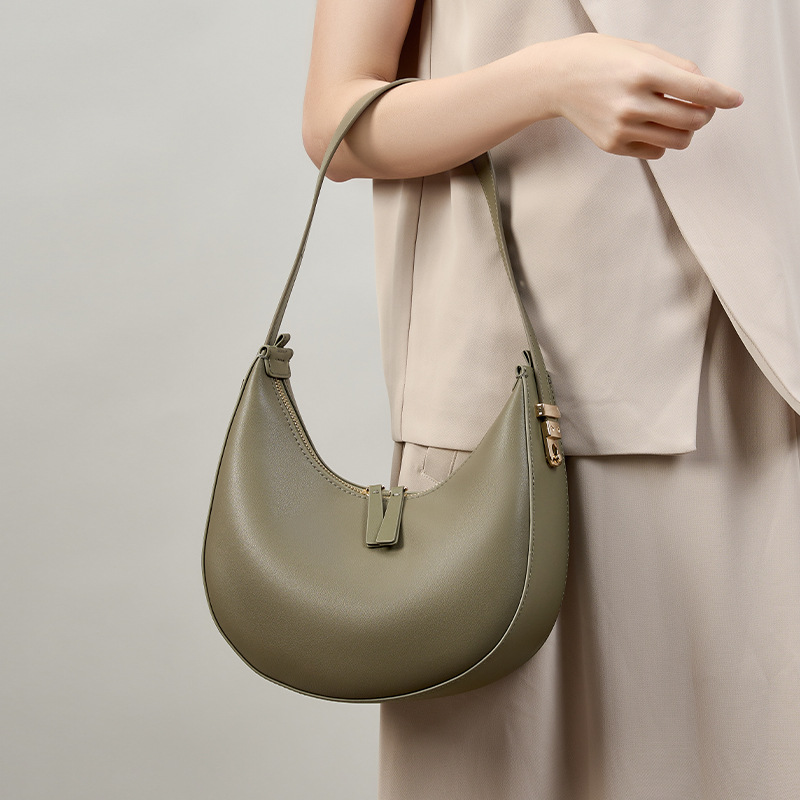 ポシェット レディーススエード調三日月形ショルダー