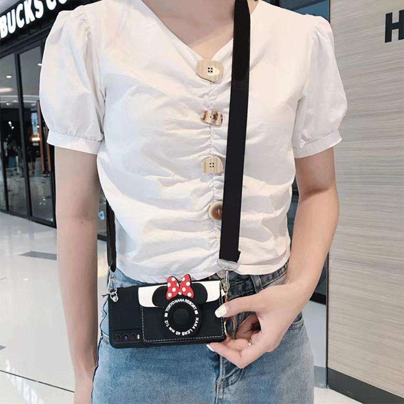 ポシェット　キャラクター付きスマホポシェット