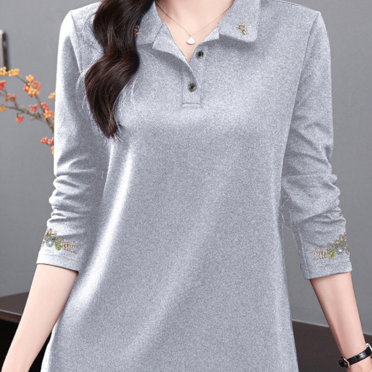 レディース ポロシャツ 襟元刺繍と袖口花柄刺繍入り上品長袖ポロシャツ