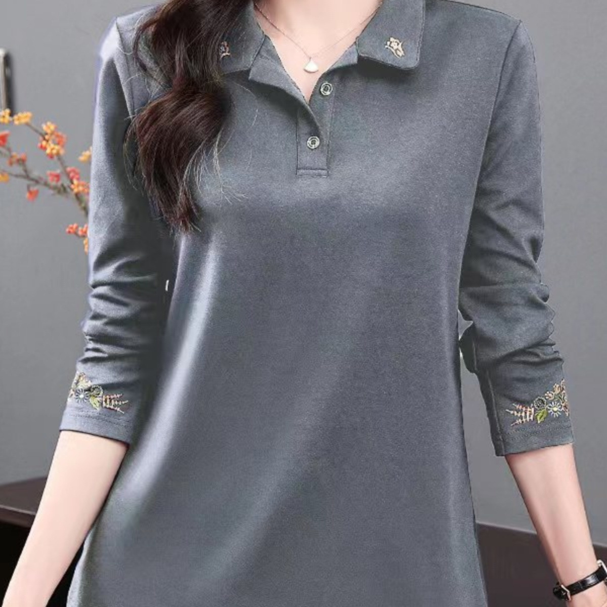 レディース ポロシャツ 襟元刺繍と袖口花柄刺繍入り上品長袖ポロシャツ