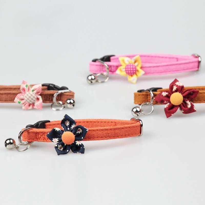 ペット用首輪 花飾り付き愛犬の首輪