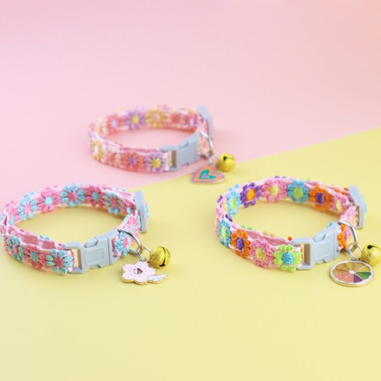 ペット用首輪 花柄刺繍チャーム付き可愛い首輪