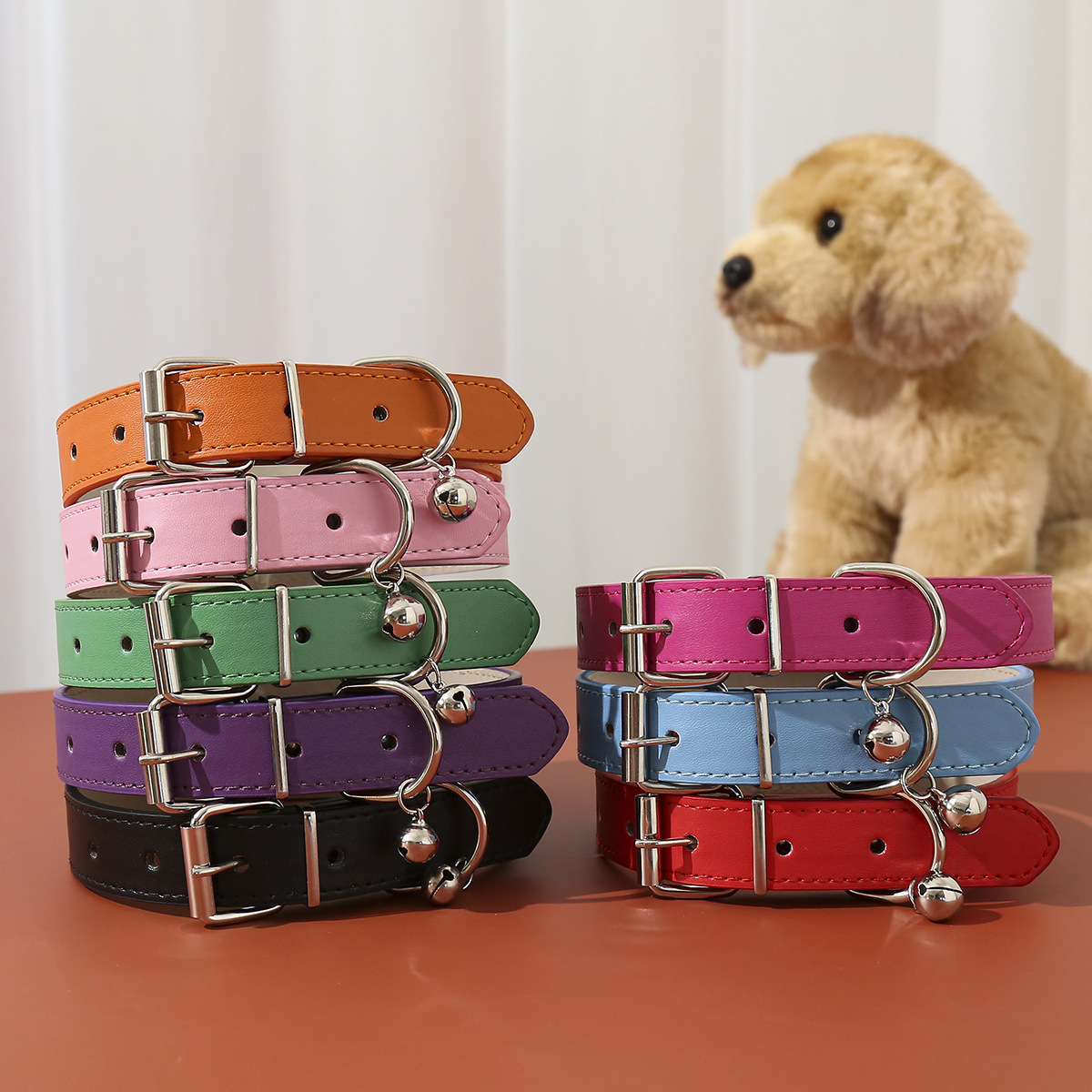 ペット用首輪 鈴付き本革仕立て首輪サイズ調節可能　犬用