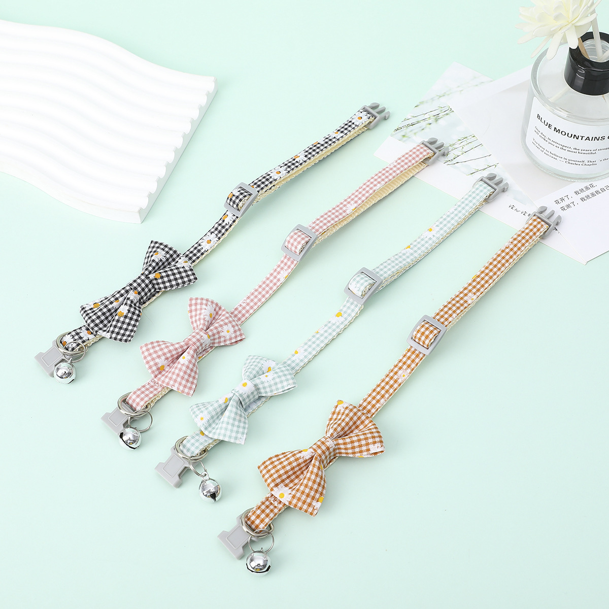 ペット用首輪 小花刺繍リボン付きギンガムチェック首輪鈴付き