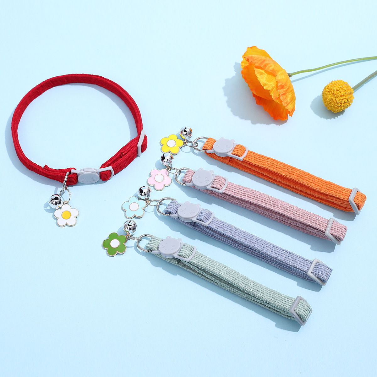 ペット用首輪 小花チャーム付き鈴入り安全首輪