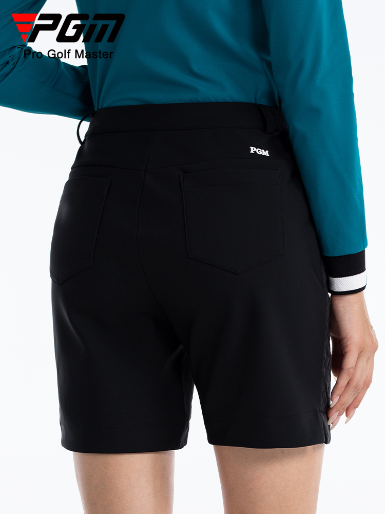 ゴルフウェア レディース キルティング模様のショートパンツ
